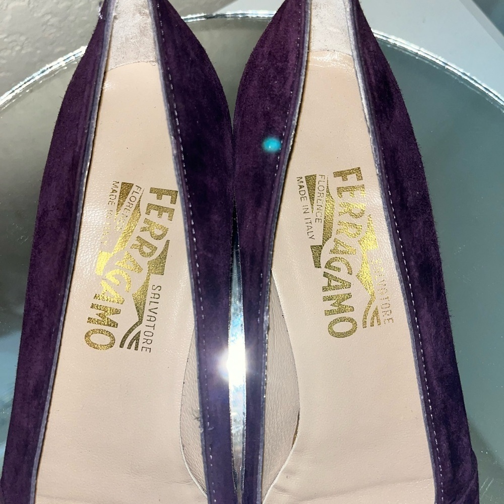 Salvatore Ferragamo Small Heeled Loafers, Size 9 - Picture 5 of 6